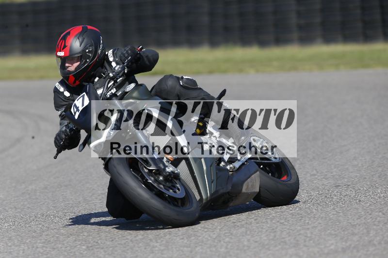 /Archiv-2025/49 26.08.2025 Cornu Master School ADR/blau-bleu/47